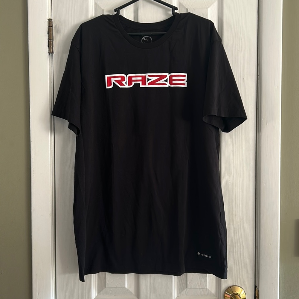 RAZE MENS T-SHIRT SIZE XL